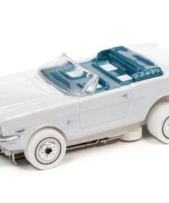 Auto World iWHEELS 1965 Ford Mustang Convertible Thunderjet HO Slot Car