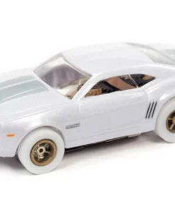 Auto World iWHEELS 2010 Chevrolet Camaro X-Traction R35 HO Slot Car