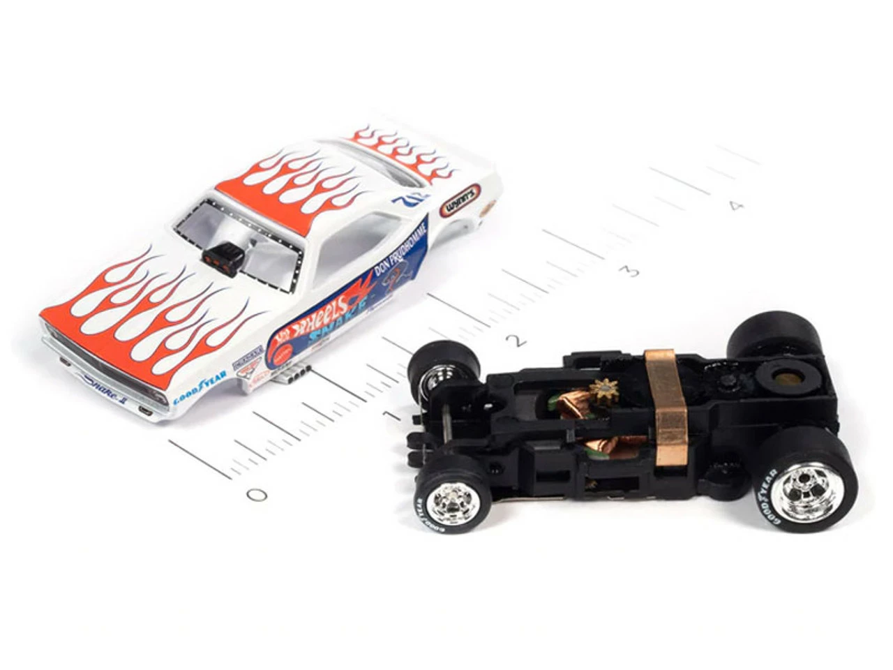 Auto World 1972 Plymouth Cuda Funny Car (White w/Flames) Don " The Snake" Prudhomme Snake II 4Gear Legends R1 HO Slot Car - Image 3