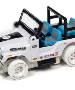 Auto World iWHEELS 1979 Jeep CJ-7 Rally World Stage X-Traction HO Slot Car