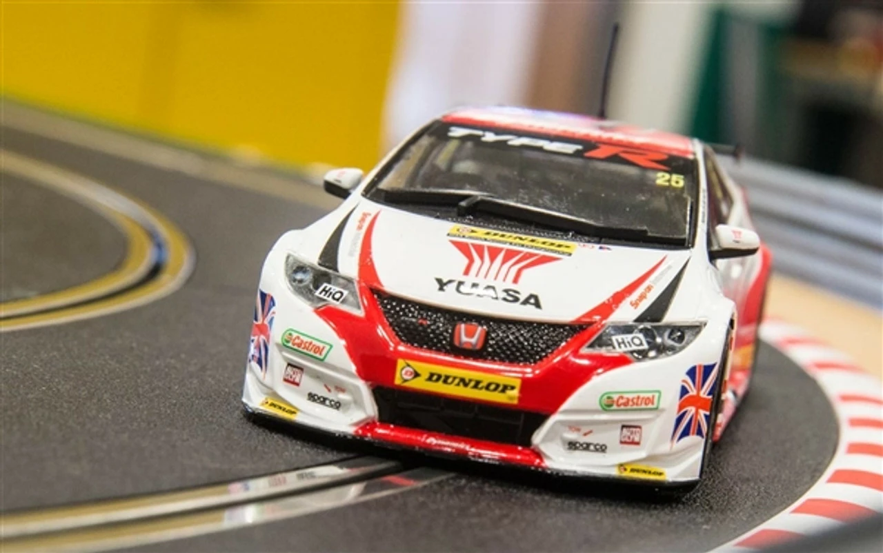 Scalextric Honda Civic Type R BTCC Matt Neal 1/32 Slot Car - Image 3