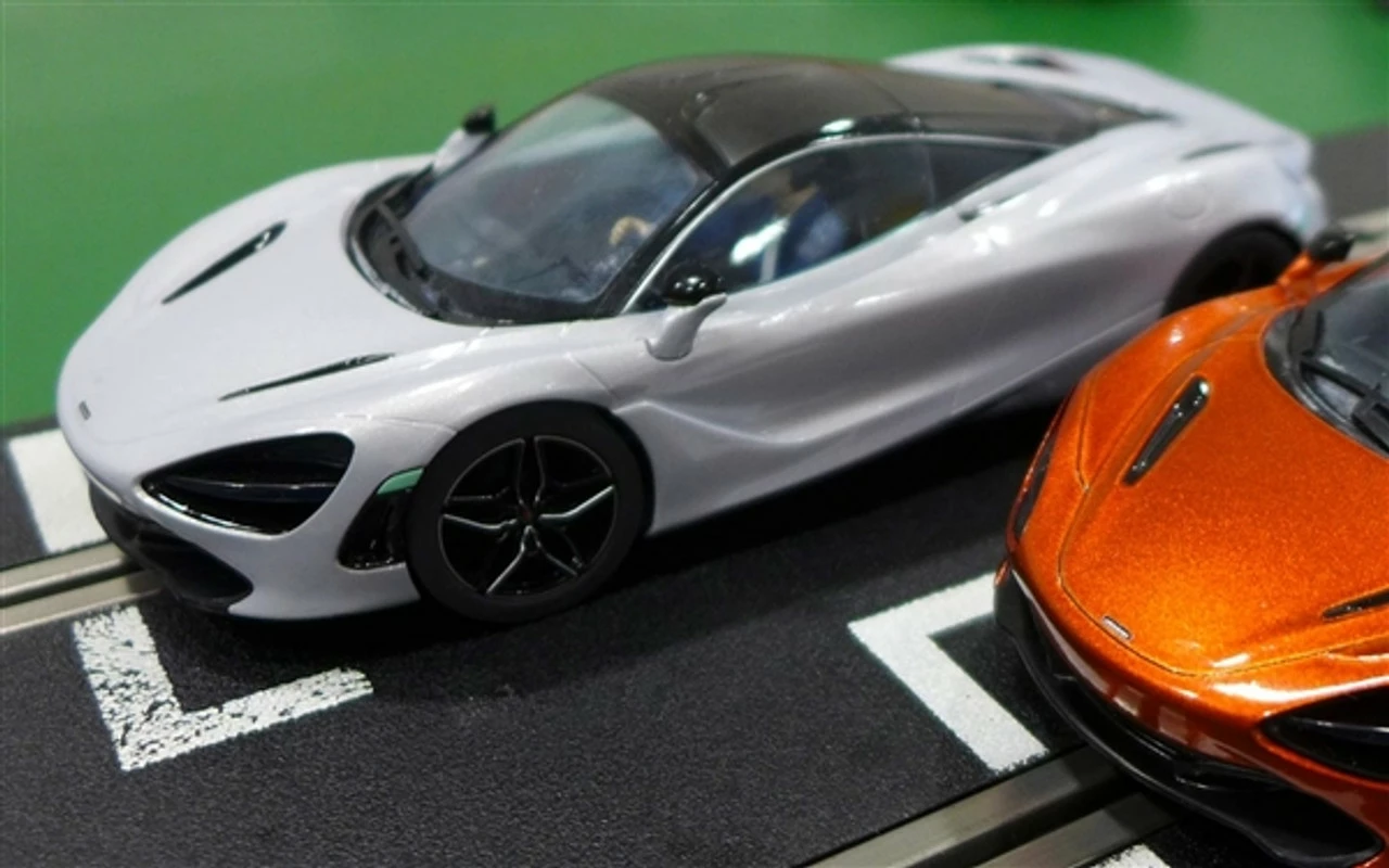 Scalextric McLaren 720s - Glacier White 1/32 Slot Car - Image 5